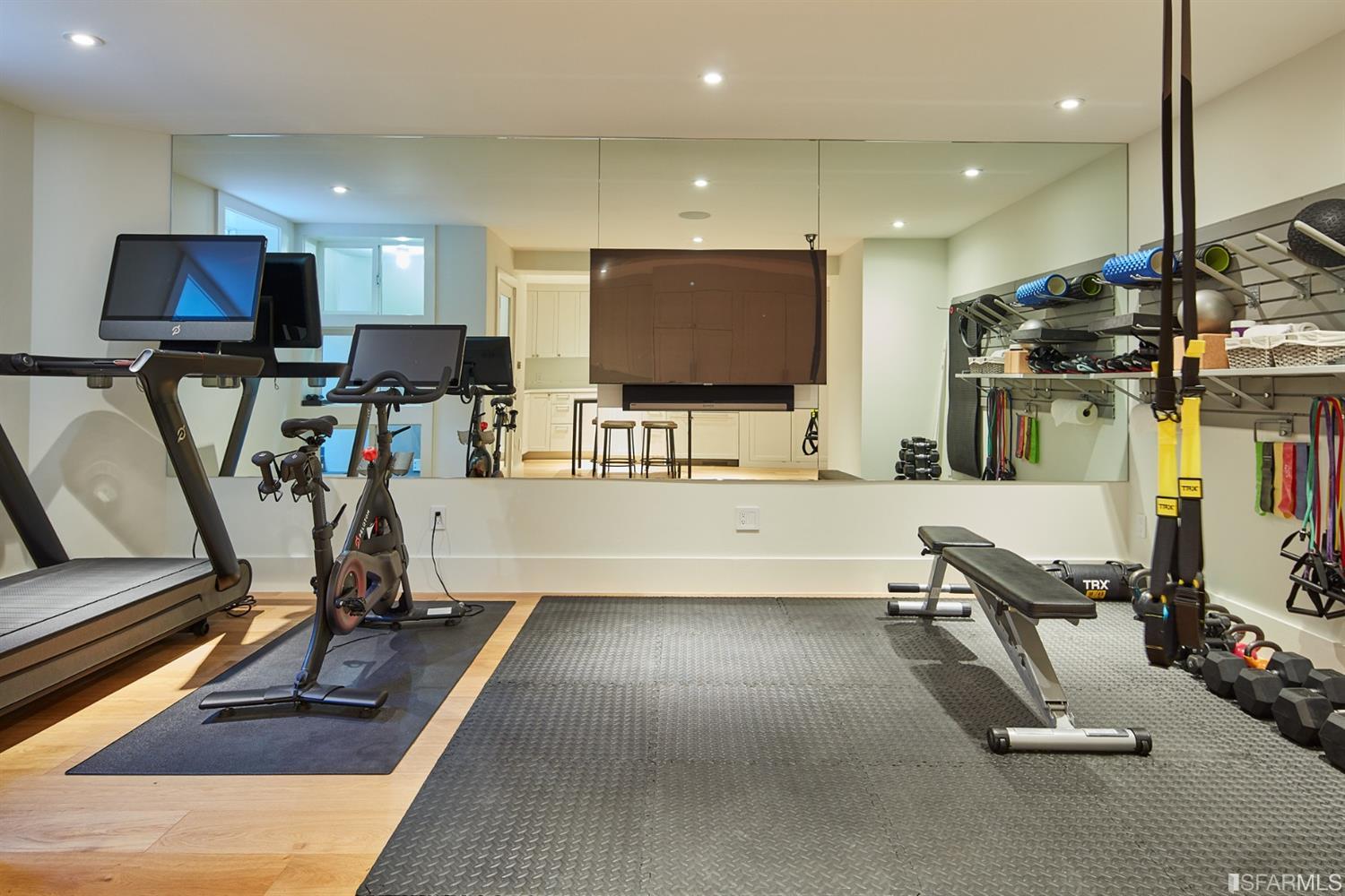 Vallejo Street San Francisco, CA 94123 - Photo 35 of 43