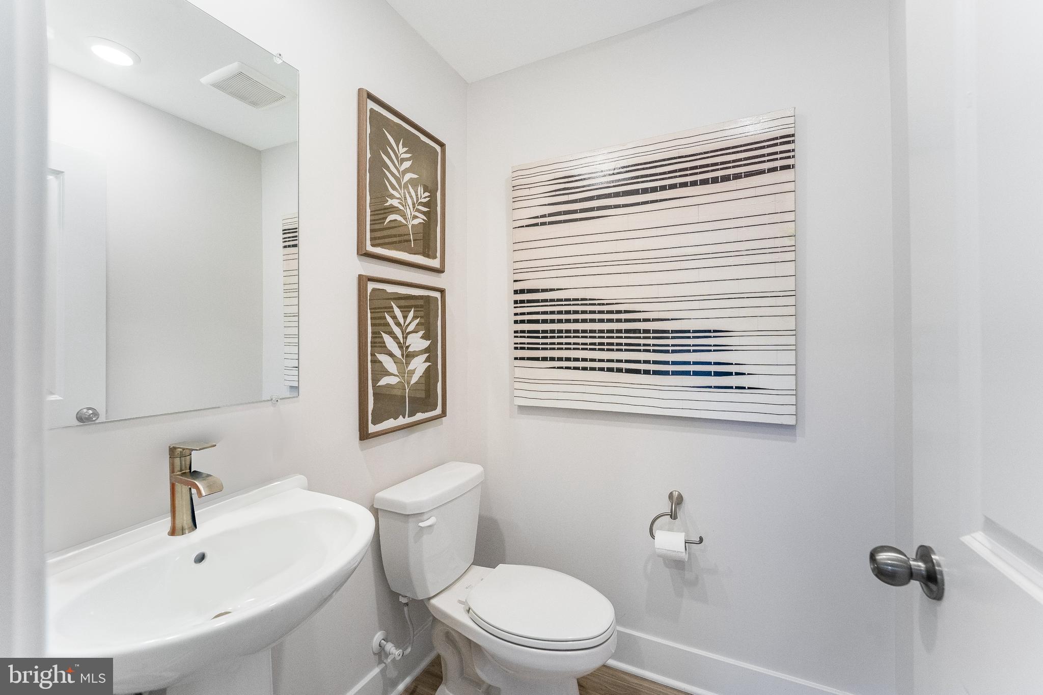 1722 Water Xing Road Baltimore, MD 21208 - Photo 6 of 14 Powder Bath