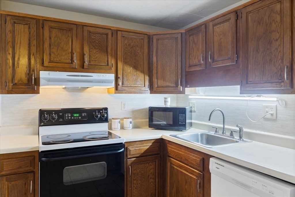 189 Littleton Road, Unit 22 Chelmsford, MA 01824 - Photo 12 of 32 Gallery Image 12