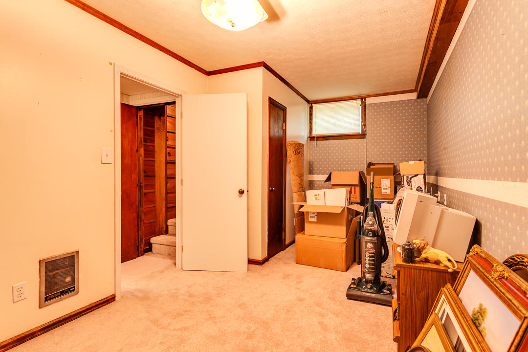 227 Russell Road Harriman, TN 37748 - Photo 16 of 23 021180620-5-227RussellRdHarrimanTN-SCREE