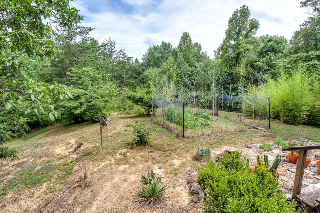 227 Russell Road Harriman, TN 37748 - Photo 19 of 23 031180620-5-227RussellRdHarrimanTN-SCREE