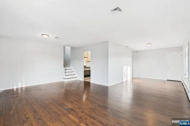 $3,300 | 15 Hillcrest Avenue, Unit A, Fort Lee, NJ 07024