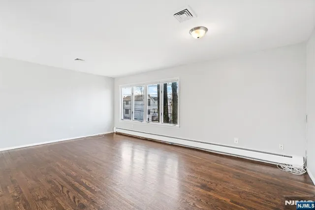 $3,300 | 15 Hillcrest Avenue, Unit A, Fort Lee, NJ 07024