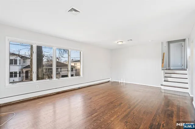 $3,300 | 15 Hillcrest Avenue, Unit A, Fort Lee, NJ 07024