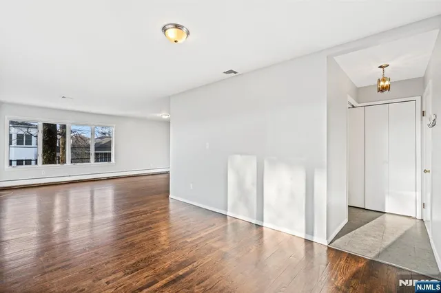 $3,300 | 15 Hillcrest Avenue, Unit A, Fort Lee, NJ 07024