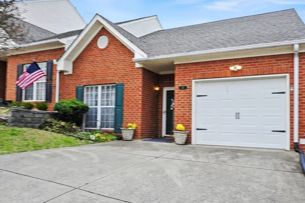 $295,000 | 221 Wyndom Court, Goodlettsville, TN 37072