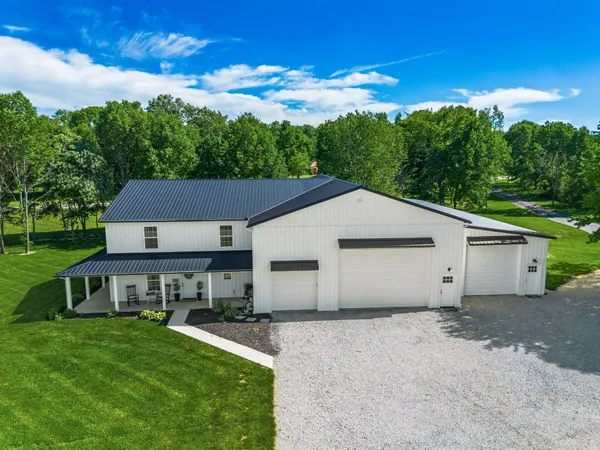 $585,000 | 6001 Old Delaware Road, Mount Vernon, OH 43050