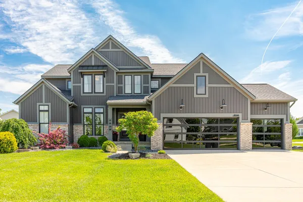 $899,000 | 8046 Golden Oak Court, Jenison, MI 49428