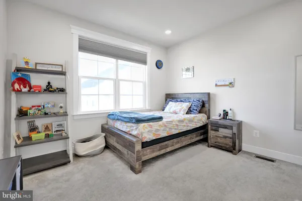 $4,500 | 17904 Ridgewood Place, Round Hill, VA 20141