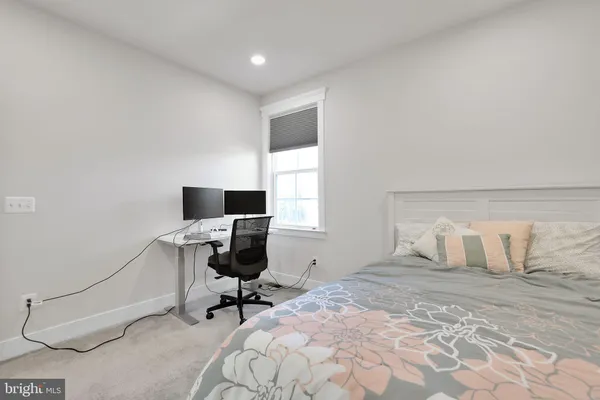 $4,500 | 17904 Ridgewood Place, Round Hill, VA 20141