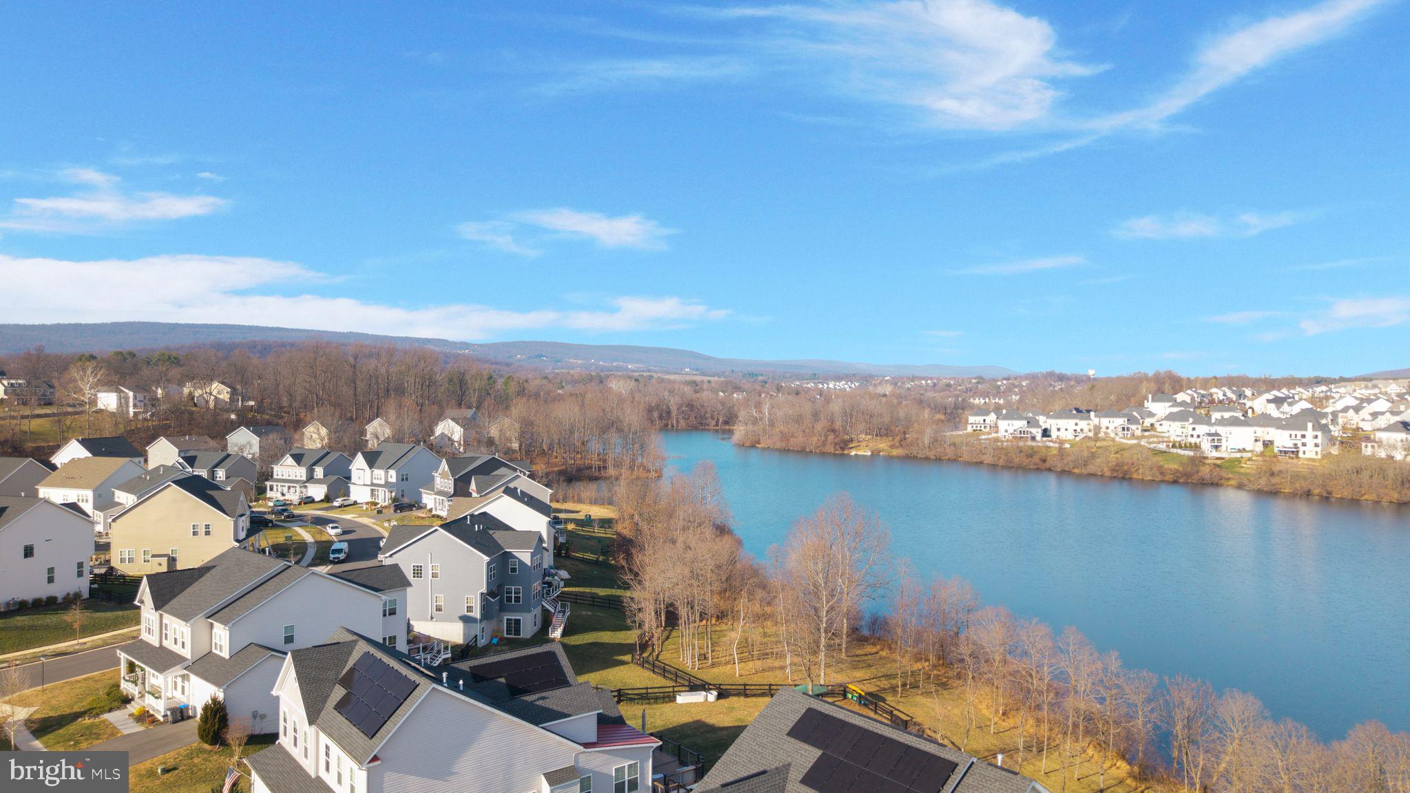 17904 Ridgewood Place Round Hill, VA 20141 - Photo 5 of 55