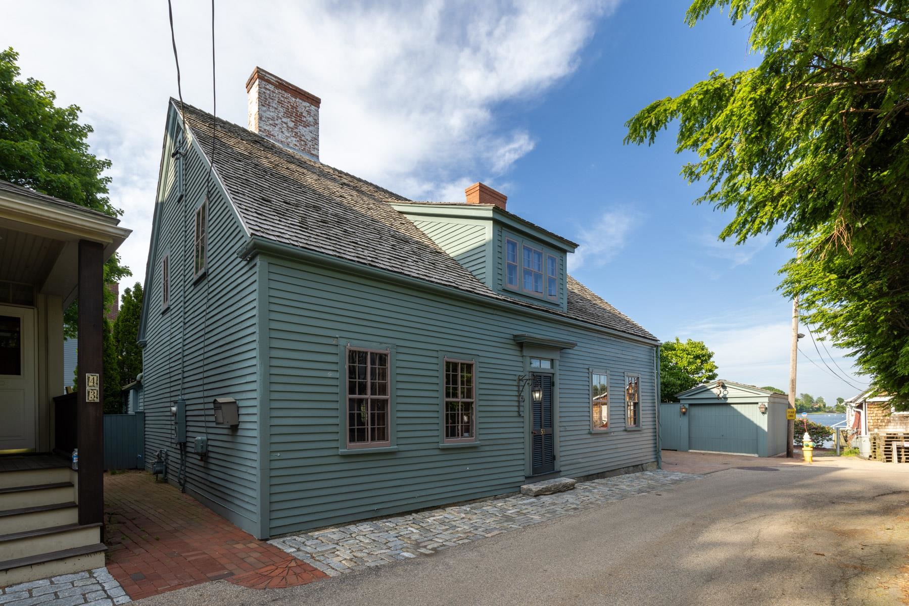 53 Pray Street Portsmouth, NH 03801 - Photo 2 of 40