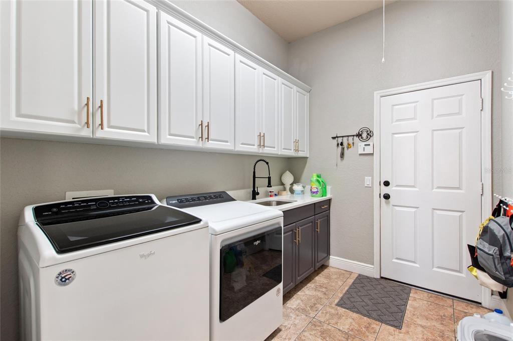 2687 Brookside Bluff Loop Lakeland, FL 33813 - Photo 23 of 32