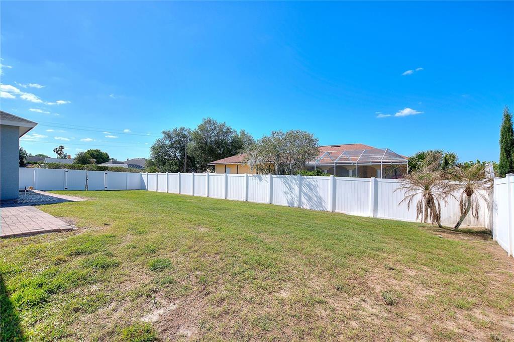 2687 Brookside Bluff Loop Lakeland, FL 33813 - Photo 5 of 32