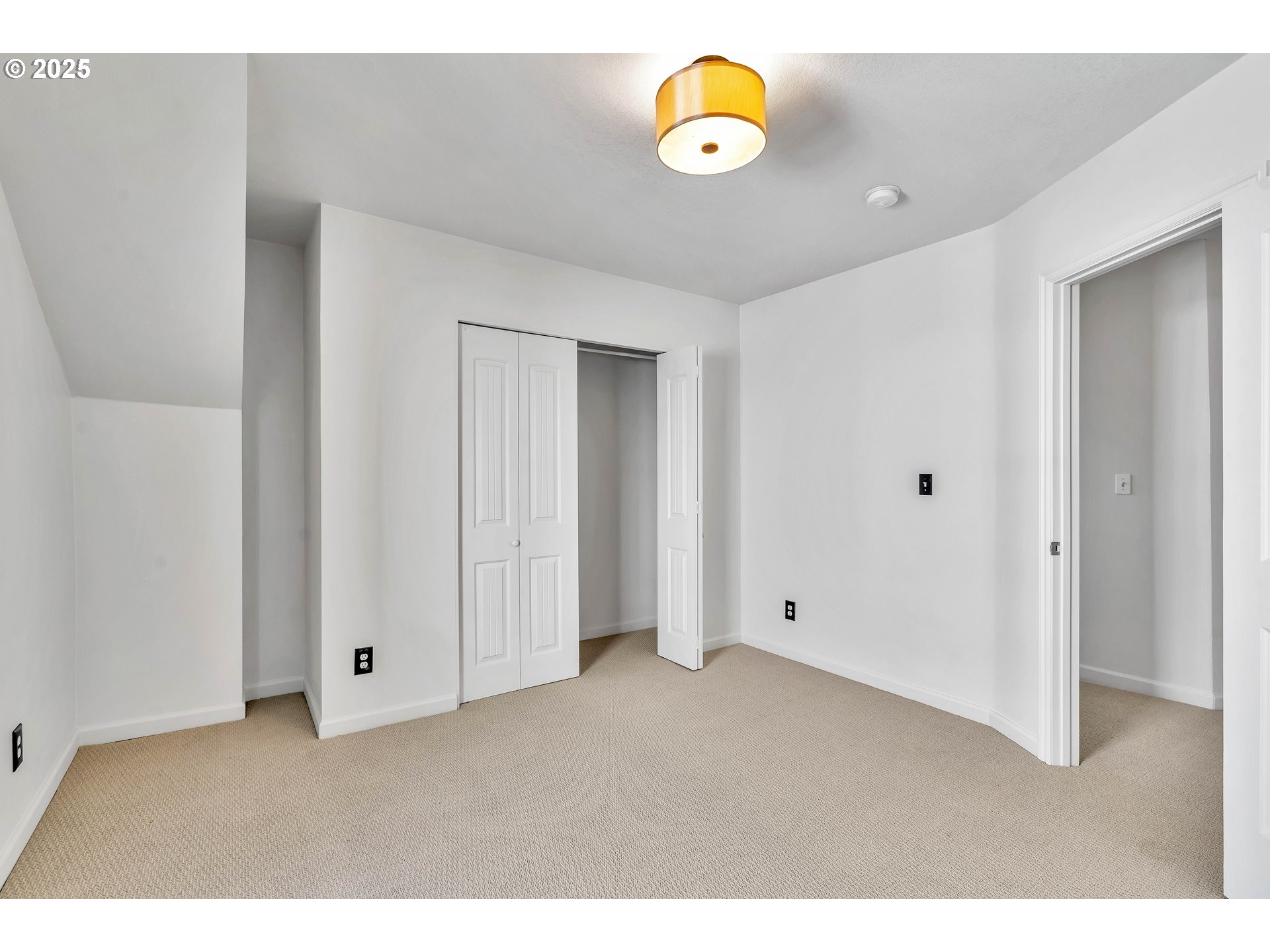 1307 North Kilpatrick Street Portland, OR 97217 - Photo 20 of 46 a view of an empty room