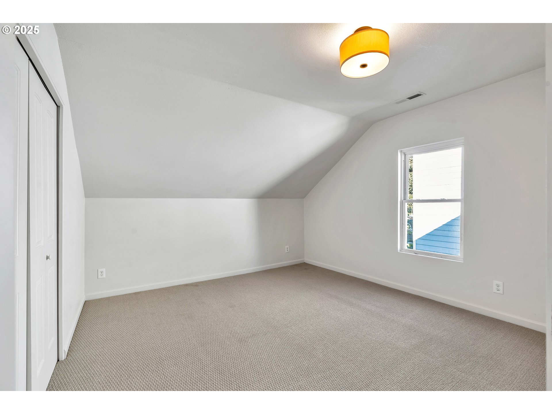 1307 North Kilpatrick Street Portland, OR 97217 - Photo 21 of 46 a view of a room