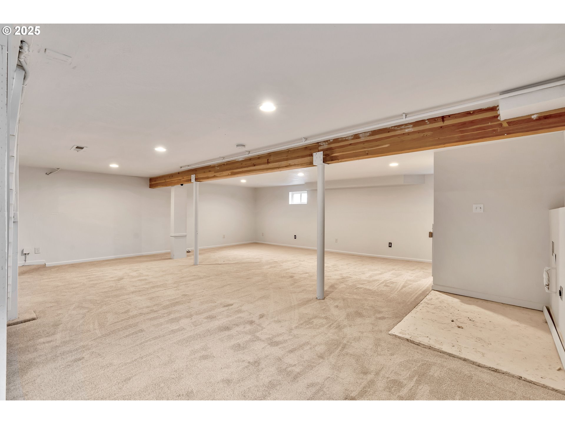 1307 North Kilpatrick Street Portland, OR 97217 - Photo 30 of 46 a view of an empty room