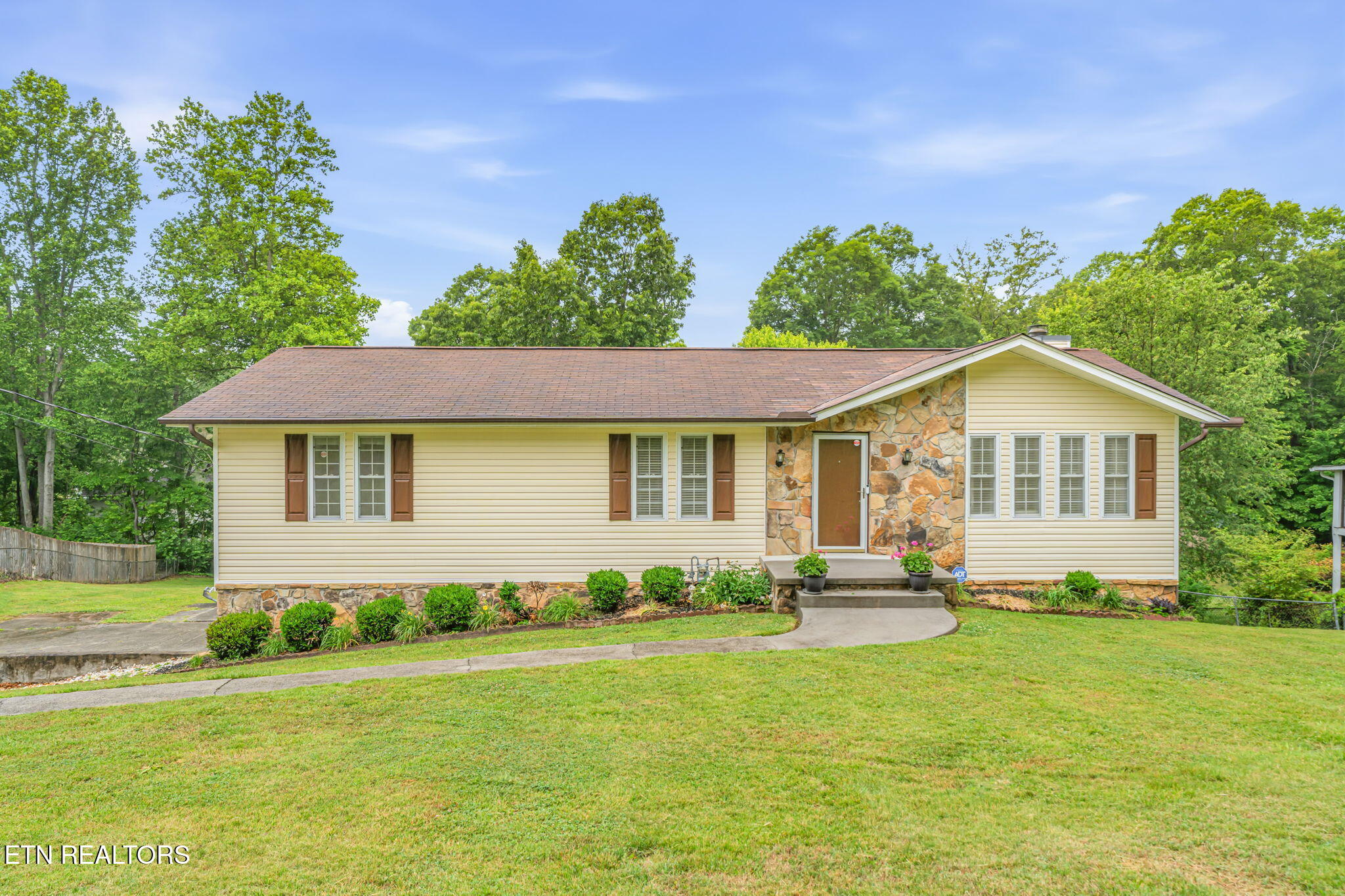 7921 Blueberry Road Powell, TN 37849 - Photo 1 of 34 Front - Cover