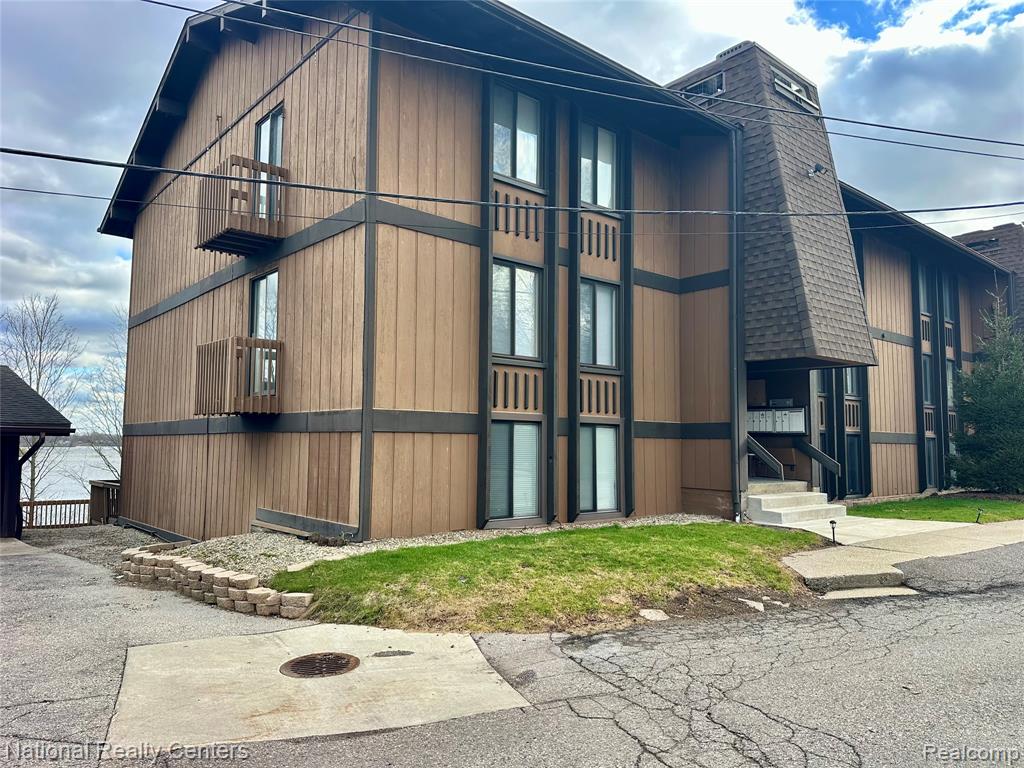 1744 Grove Road, Unit A101 Ypsilanti, MI 48198 - Photo 2 of 30