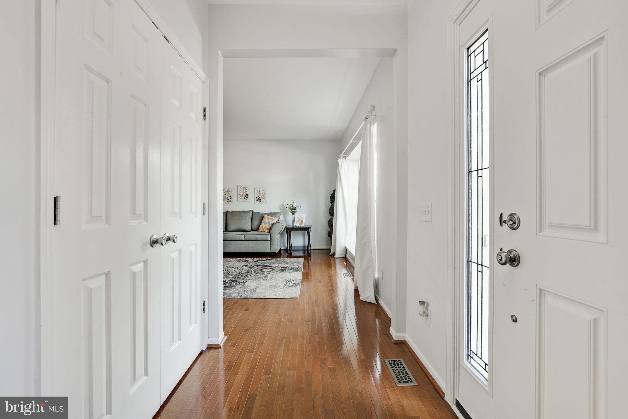 8548 Yoder Street Manassas, VA 20110 - Photo 4 of 47