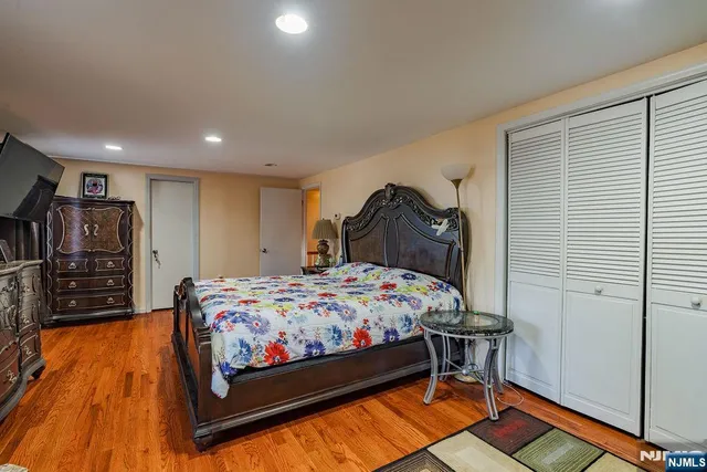 $889,900 | 64 East Century Road, Paramus, NJ 07652