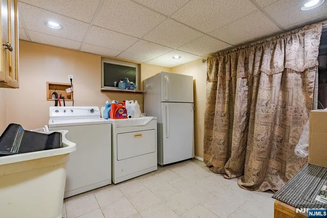 $889,900 | 64 East Century Road, Paramus, NJ 07652