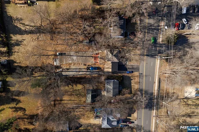 $889,900 | 64 East Century Road, Paramus, NJ 07652