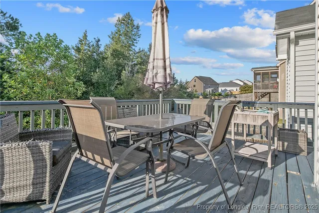 a view of a yard with a small cabin