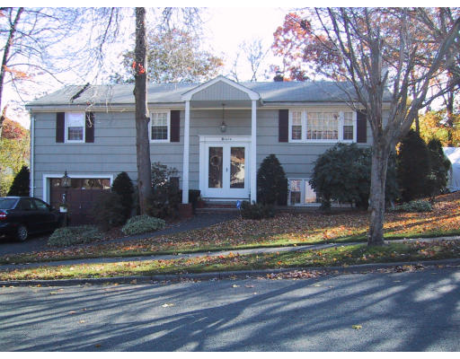 7 Clark Road Peabody, MA 01960 - Photo 2 of 28 Gallery Image 2