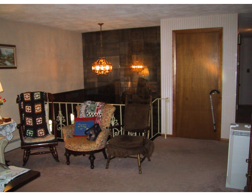 7 Clark Road Peabody, MA 01960 - Photo 5 of 28 Gallery Image 5