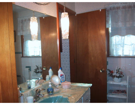 7 Clark Road Peabody, MA 01960 - Photo 7 of 28 Gallery Image 7