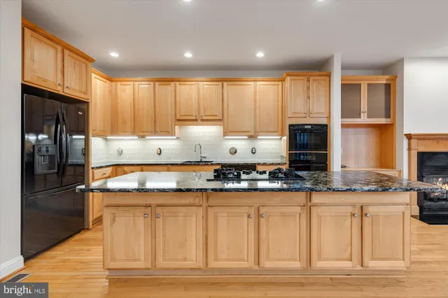 $4,950 | 427 Park Avenue, Falls Church, VA 22046