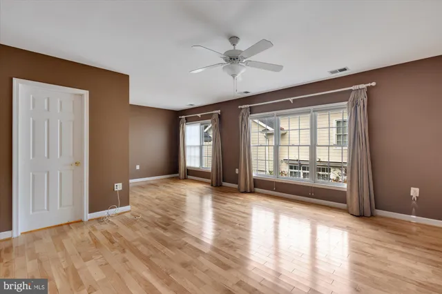 $4,950 | 427 Park Avenue, Falls Church, VA 22046