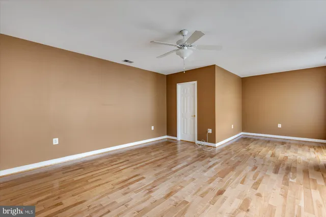 $4,950 | 427 Park Avenue, Falls Church, VA 22046