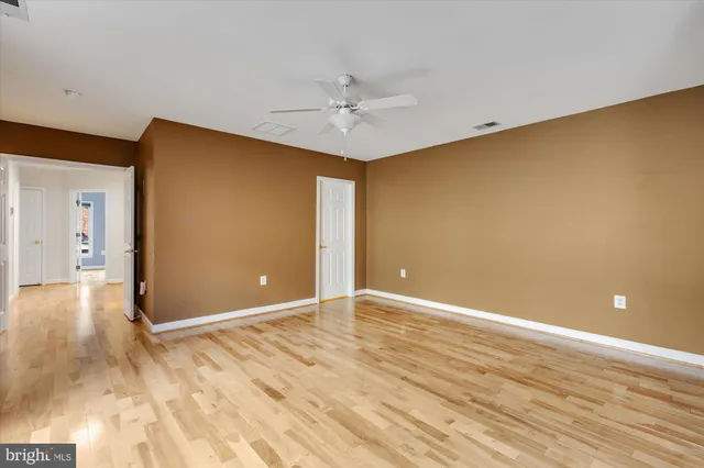 $4,950 | 427 Park Avenue, Falls Church, VA 22046