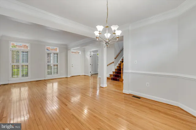 $4,950 | 427 Park Avenue, Falls Church, VA 22046