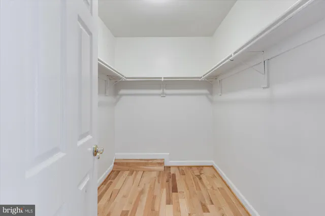 $4,950 | 427 Park Avenue, Falls Church, VA 22046