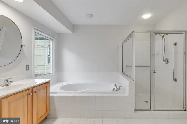 $4,950 | 427 Park Avenue, Falls Church, VA 22046