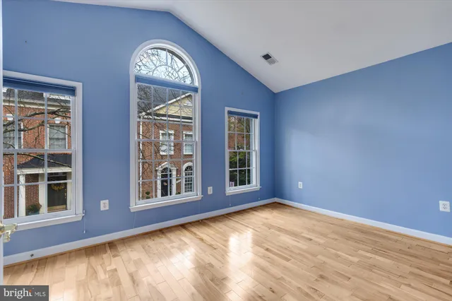 $4,950 | 427 Park Avenue, Falls Church, VA 22046