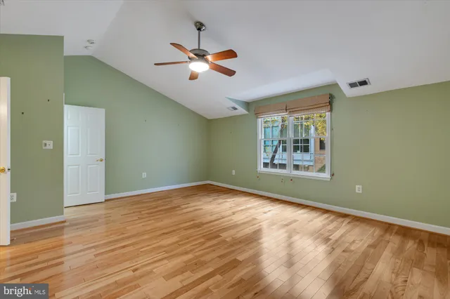 $4,950 | 427 Park Avenue, Falls Church, VA 22046