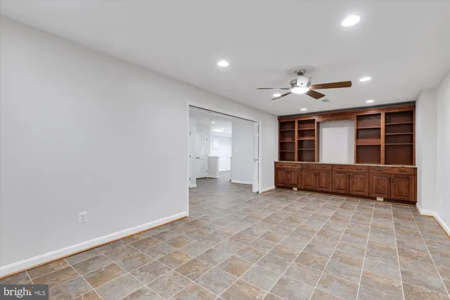 $4,950 | 427 Park Avenue, Falls Church, VA 22046