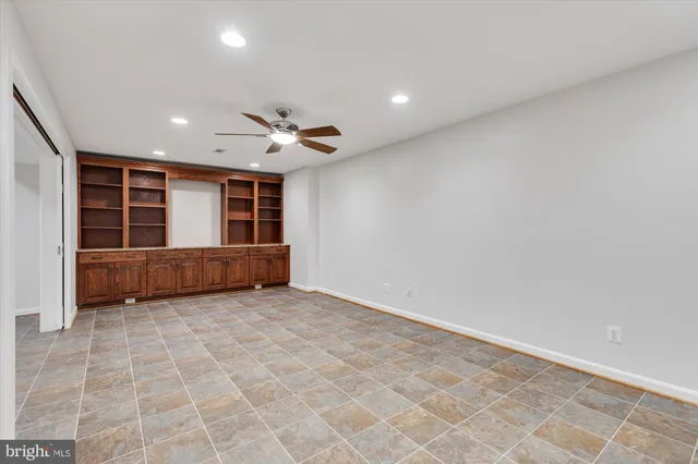 $4,950 | 427 Park Avenue, Falls Church, VA 22046