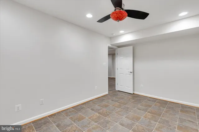 $4,950 | 427 Park Avenue, Falls Church, VA 22046