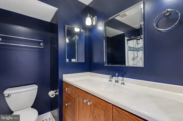 $4,950 | 427 Park Avenue, Falls Church, VA 22046