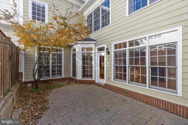 $4,950 | 427 Park Avenue, Falls Church, VA 22046