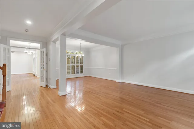 $4,950 | 427 Park Avenue, Falls Church, VA 22046