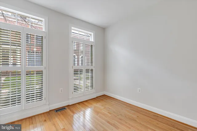 $4,950 | 427 Park Avenue, Falls Church, VA 22046