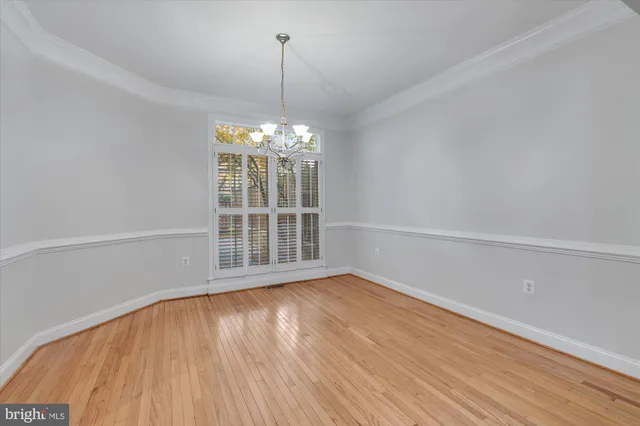 $4,950 | 427 Park Avenue, Falls Church, VA 22046