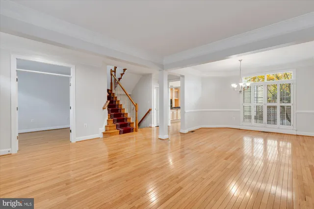 $4,950 | 427 Park Avenue, Falls Church, VA 22046