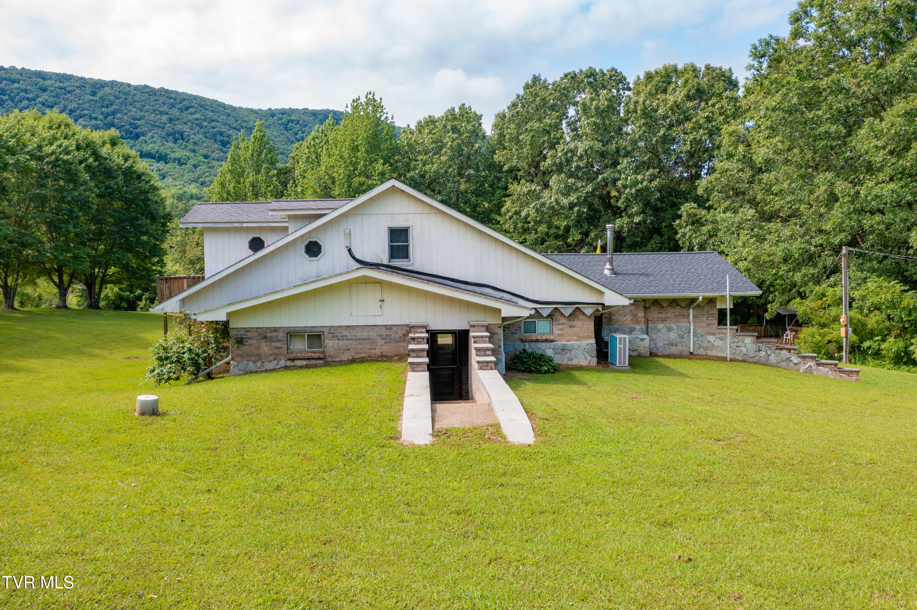 121 Dee Runion Road Jonesborough, TN 37659 - Photo 34 of 51 Dee Runion Rd-11